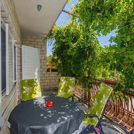 Apartman Mila Каштела Экстерьер фото