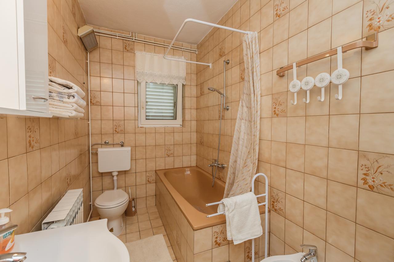 Apartman Mila Каштела Экстерьер фото