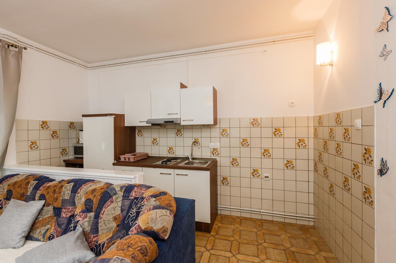 Apartman Mila Каштела Экстерьер фото