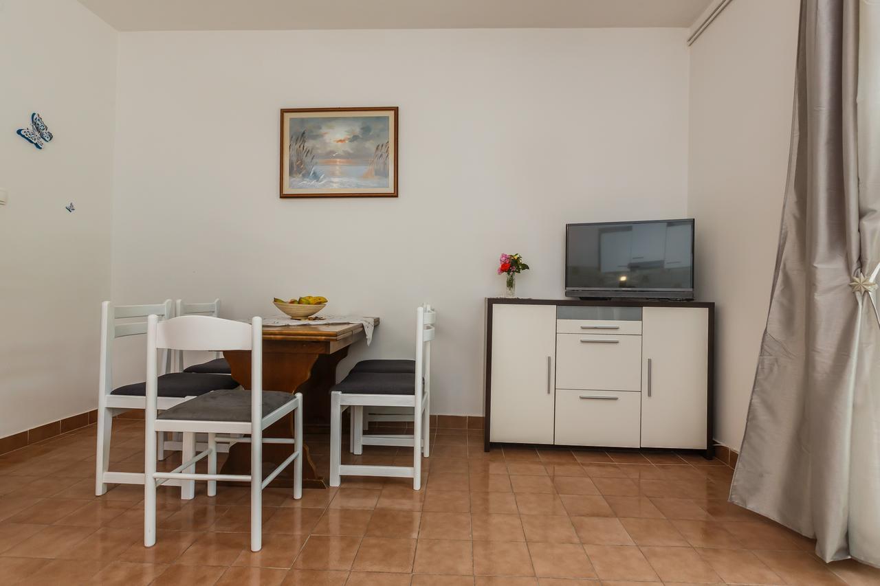 Apartman Mila Каштела Экстерьер фото
