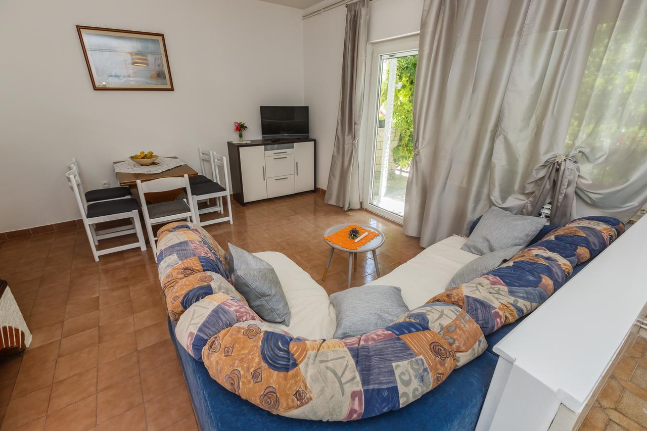Apartman Mila Каштела Экстерьер фото